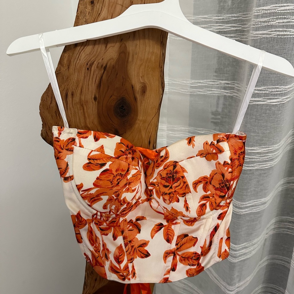 SHEIN Orange Floral Crop Top
